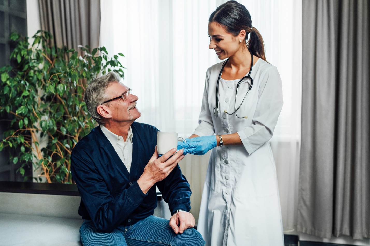 Domiciliary Care vs Live-In Care: Which Is Right for Your Family in Kent? Domiciliary Care vs Live-In Care: Key Differences